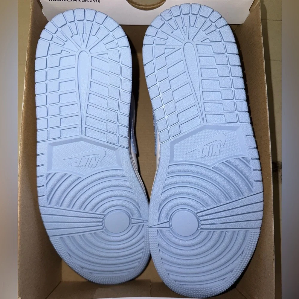 Women’s Air Jordan 1 Low White Aluminum - Picture 3 of 3